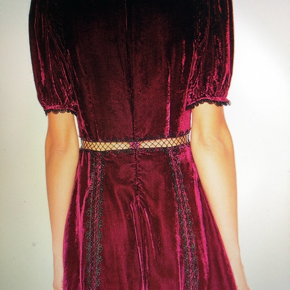 Beautiful Brand New Tularosa Riley Dress - Picture 3 of 3